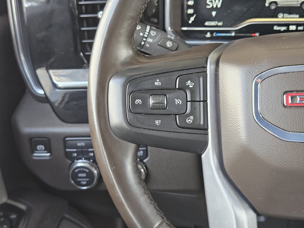 Used 2025 White GMC SLT image 27