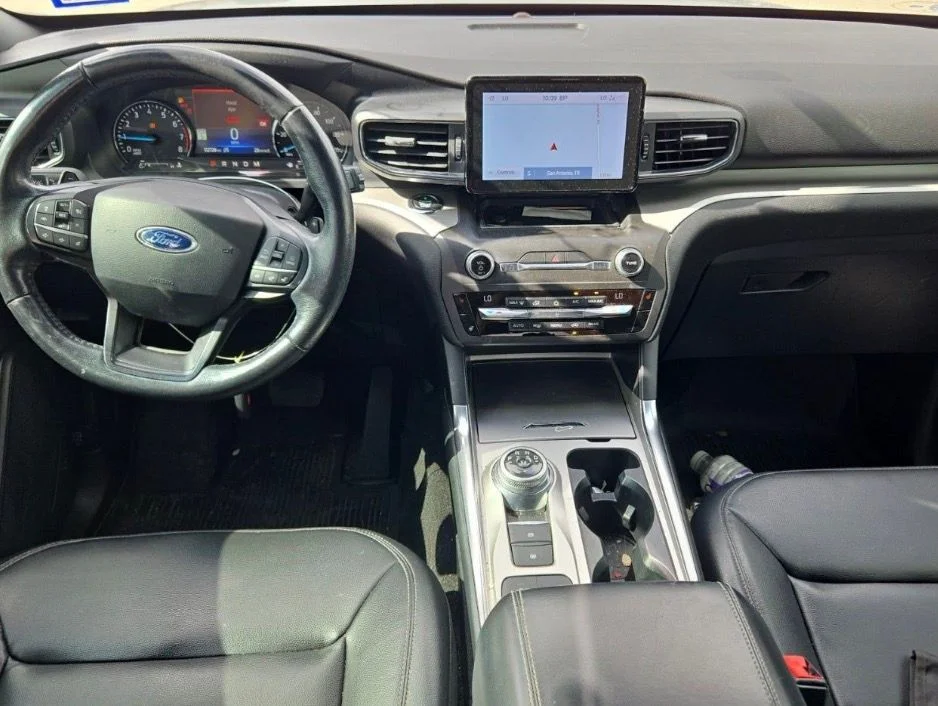 Used 2020 Silver Ford XLT image 3