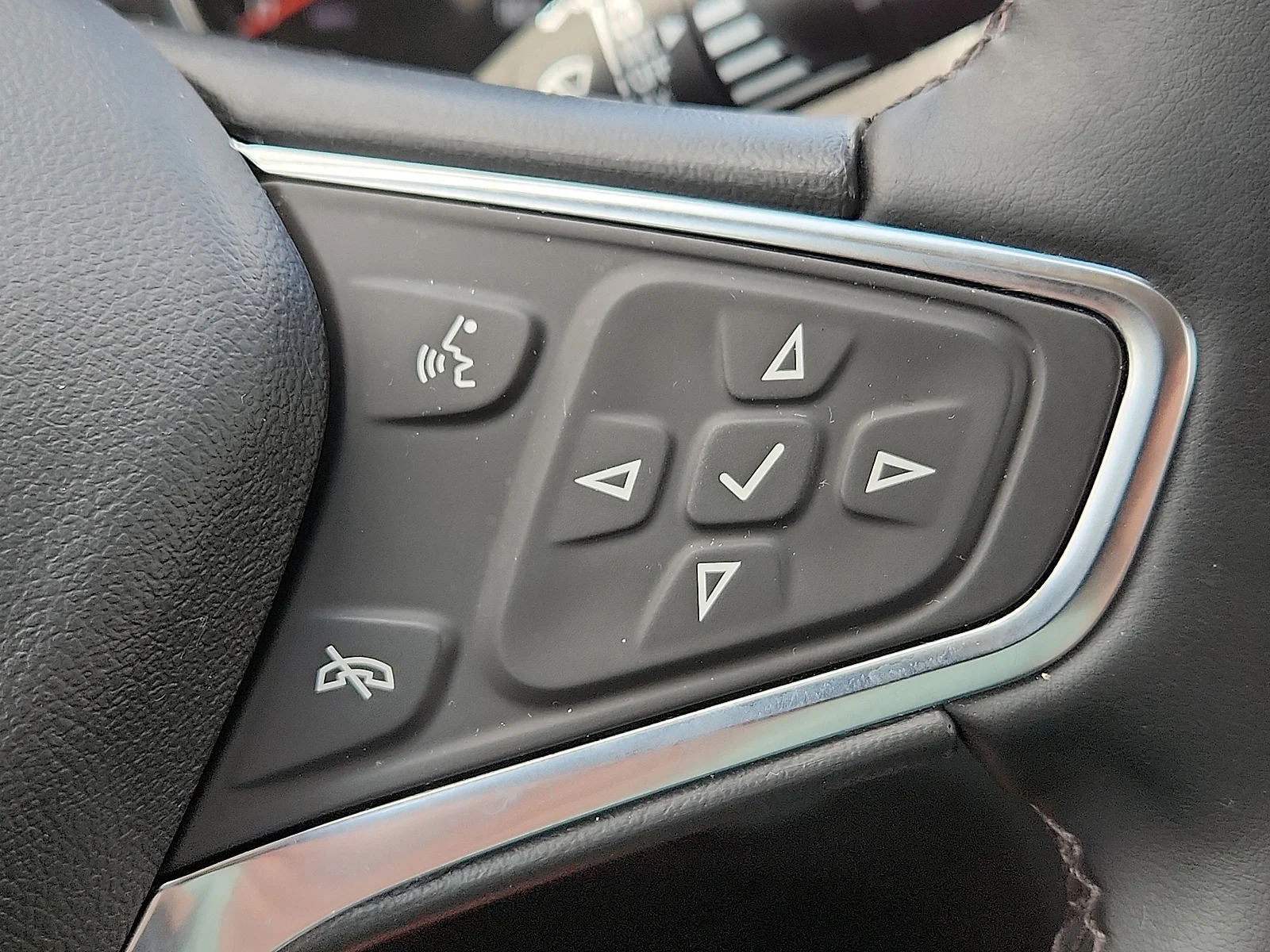 2024 Chevrolet Equinox LT - Photo 16