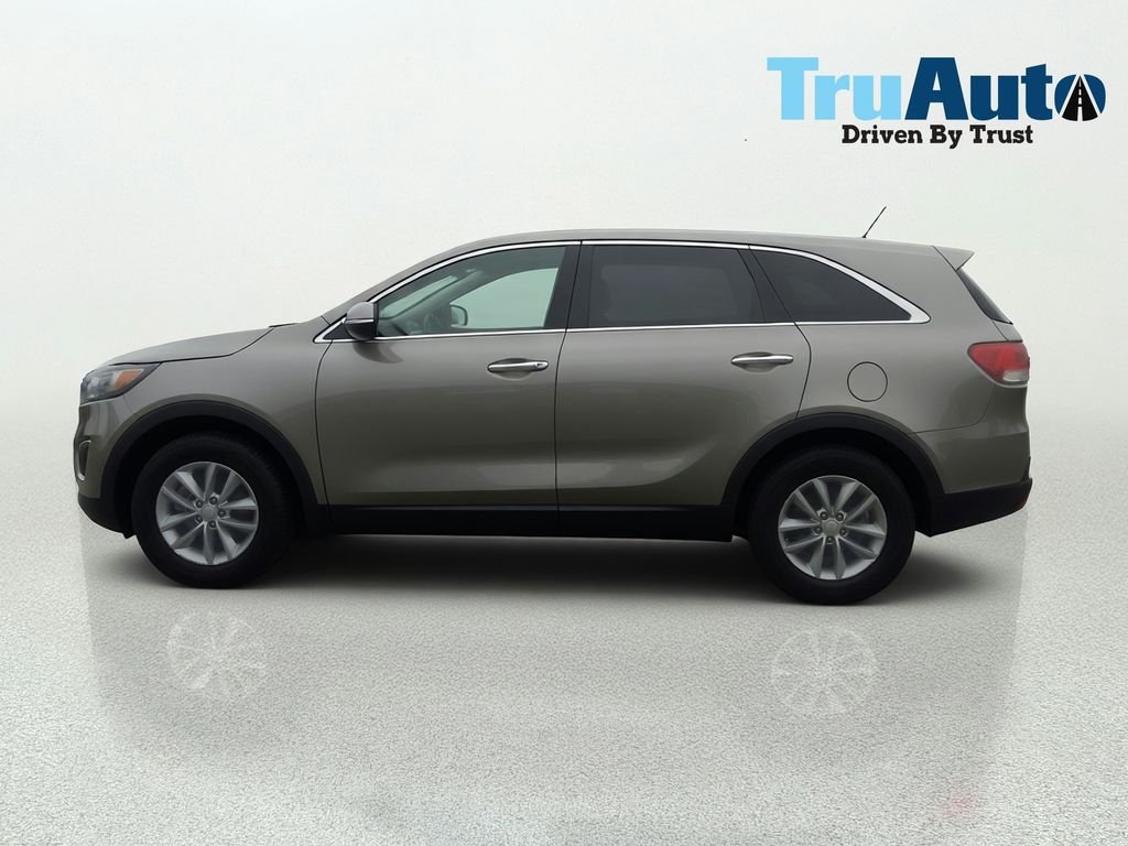 Used 2018 Silver Kia L image 4