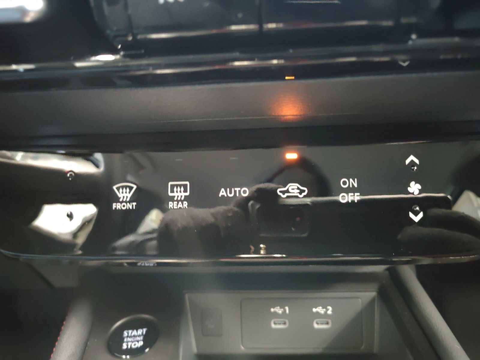 2026 Nissan KICKS SR - Photo 17