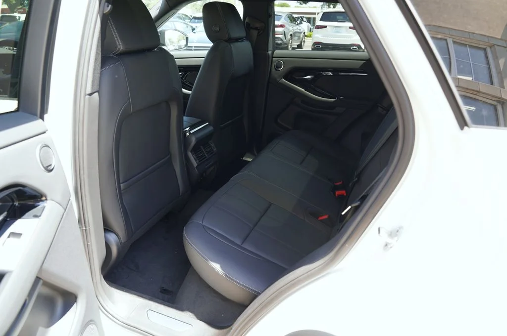 New 2026 Fuji White Land Rover  image 34