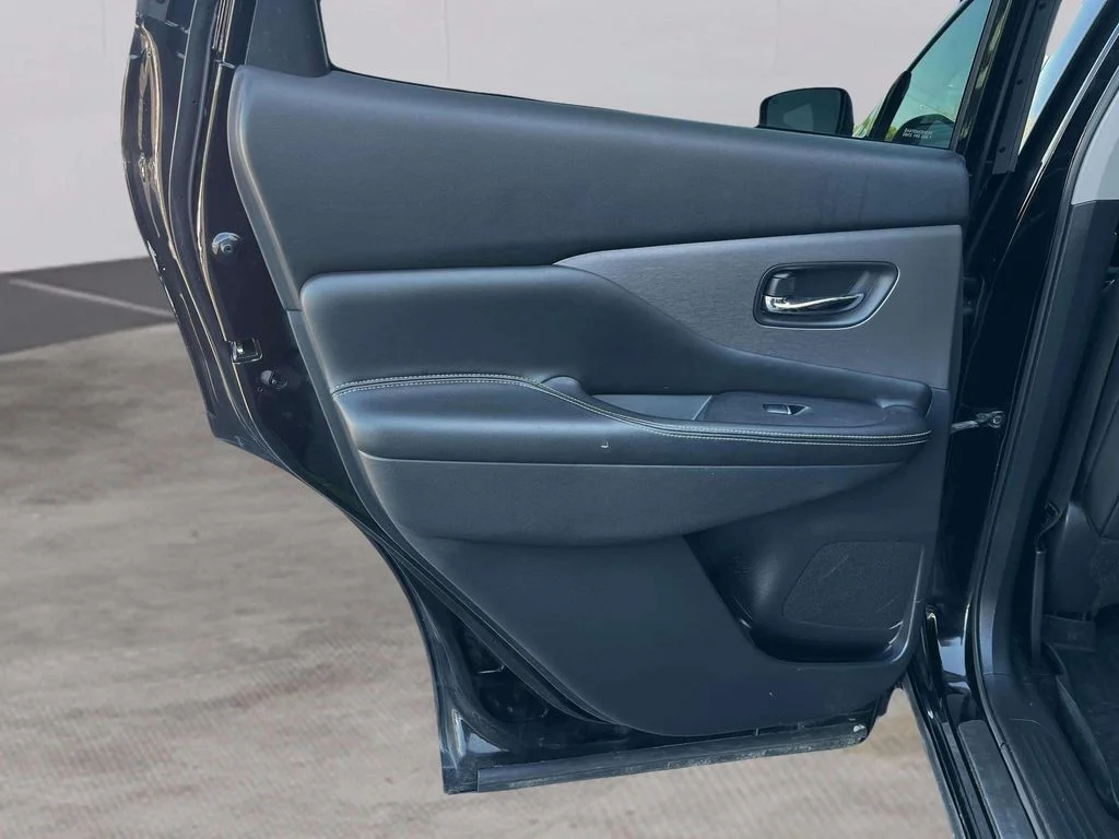 Used 2021 Magnetic Black Pearl Nissan SL image 25