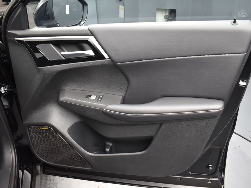 New 2026 Black Mitsubishi SE image 6