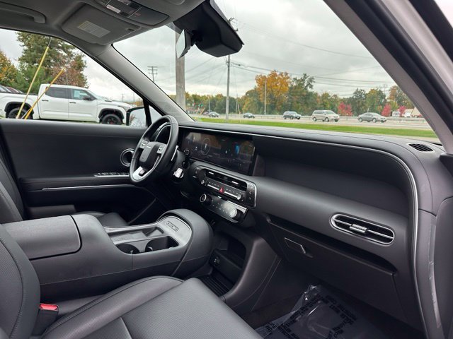 Used 2026 White Hyundai SEL image 31