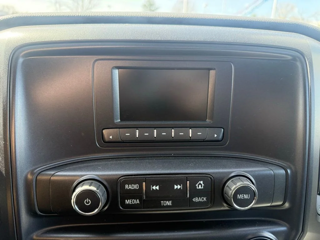 Used 2022 White Chevrolet DUMP image 21