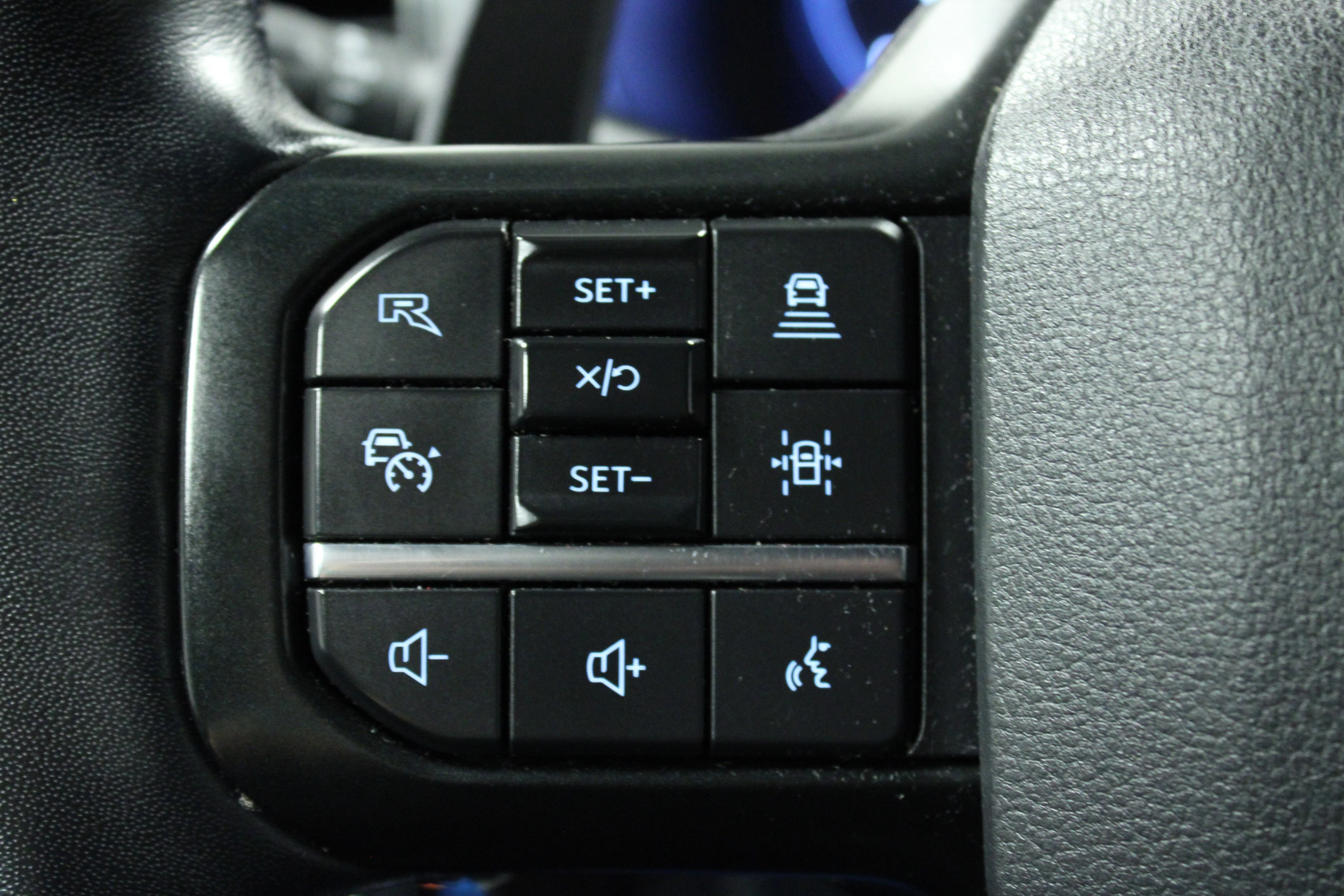 Used 2022 Silver Metallic Ford Raptor image 20