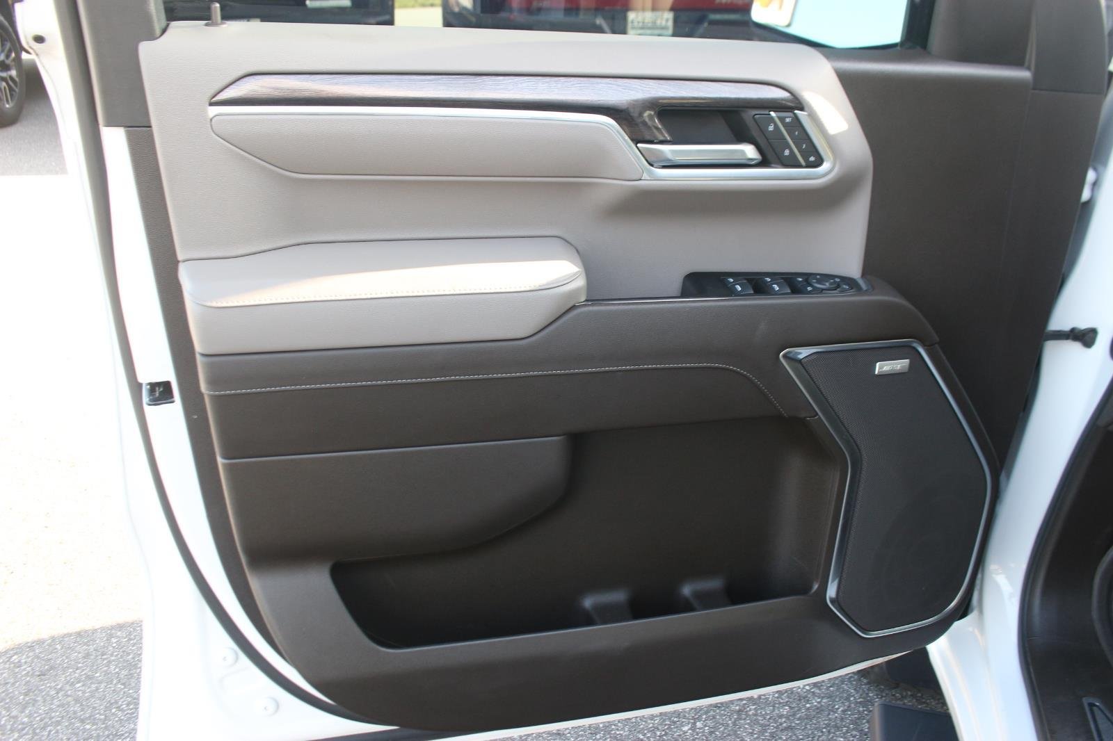 Used 2024 Summit White Chevrolet LTZ image 13