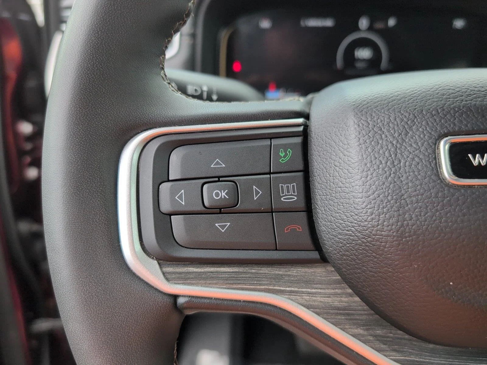 Used 2024 Velvet Red Pearlcoat Jeep Series II image 27