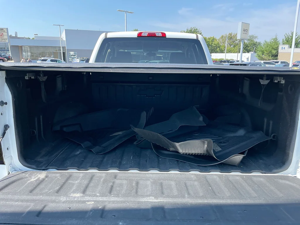 Used 2019 Summit White Chevrolet LT image 23