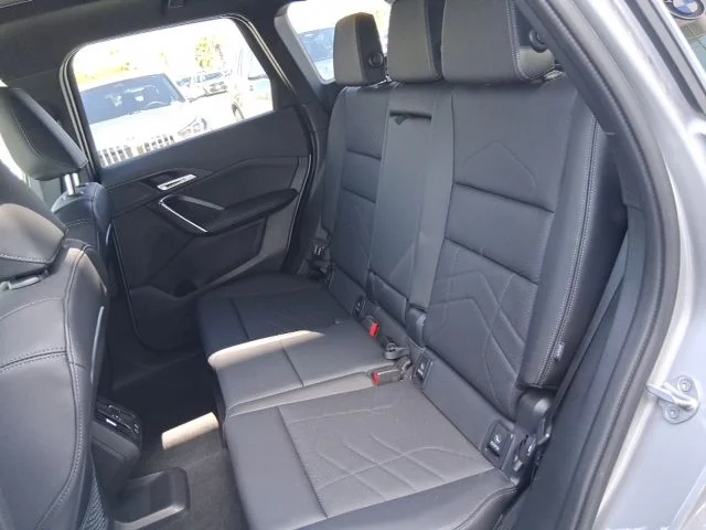 Used 2024 Silver BMW xDrive28i image 16