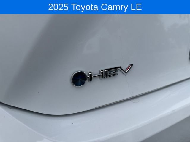 2025 Toyota Camry LE - Photo 30
