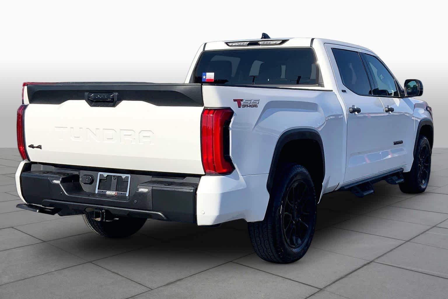 Used 2023 Ice Cap Toyota SR5 image 13