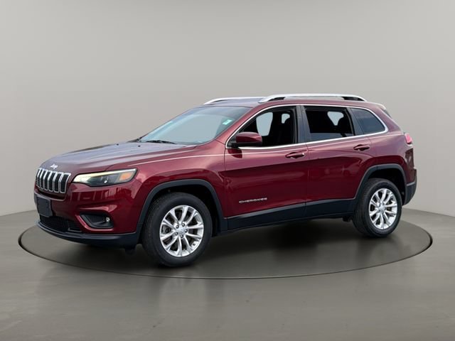 Used 2019  Jeep Latitude image 4