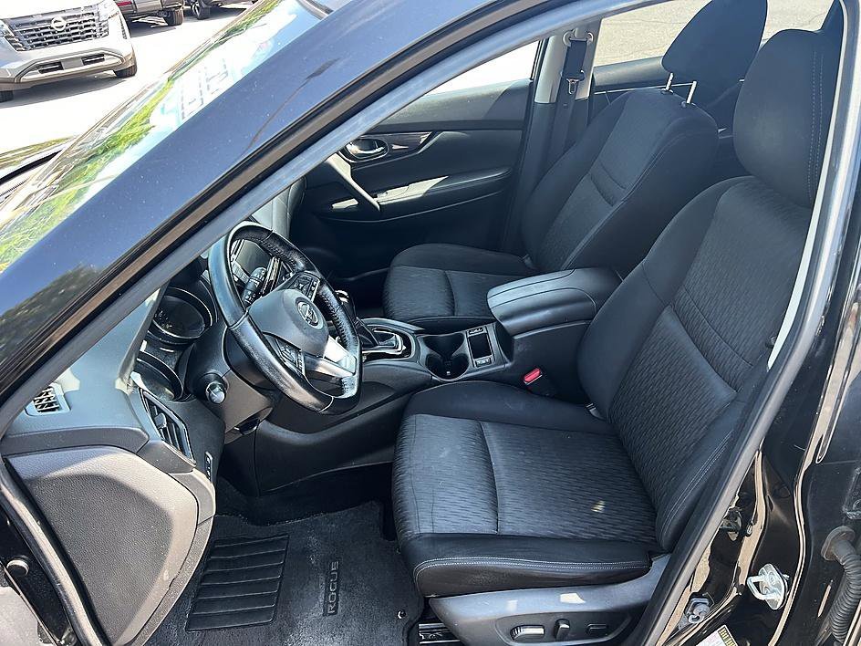 Used 2018 Caspian Blue Nissan SV image 13
