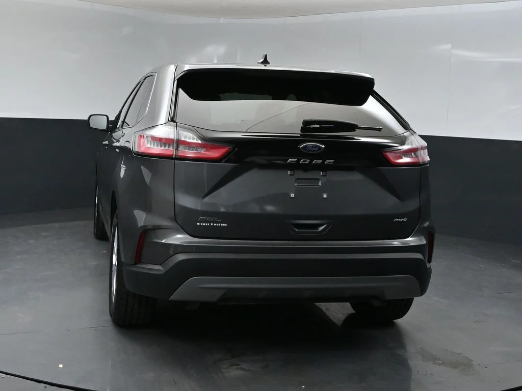 Used 2023 Gray Ford SEL image 4