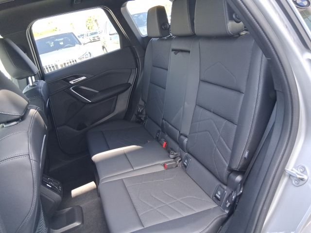 Used 2024 Silver BMW xDrive28i image 16