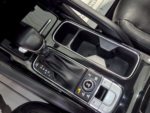 Used 2022 Black Kia EX image 26