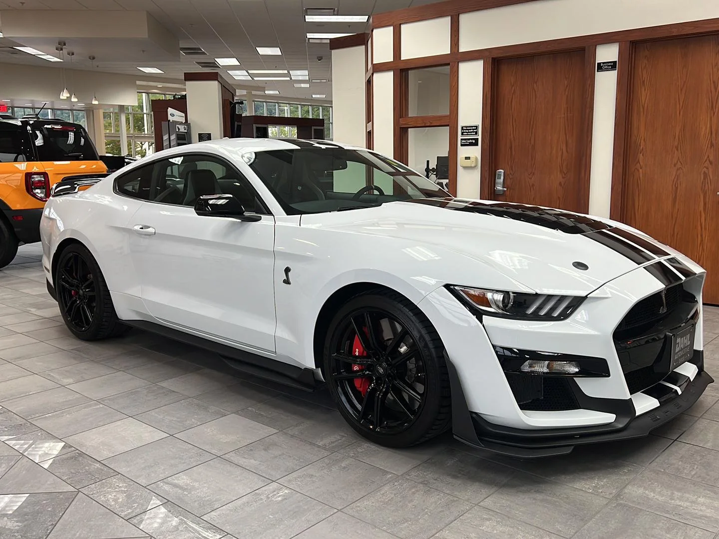 Used 2021 Oxford White Ford Shelby GT500 image 2