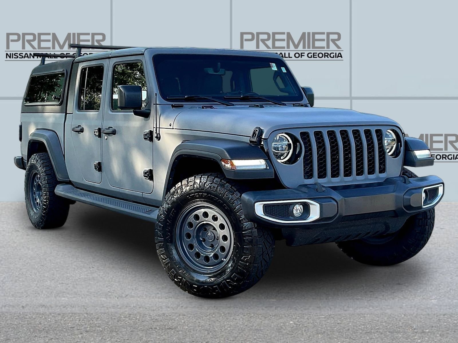 Used 2021 Black Jeep Sport image 3