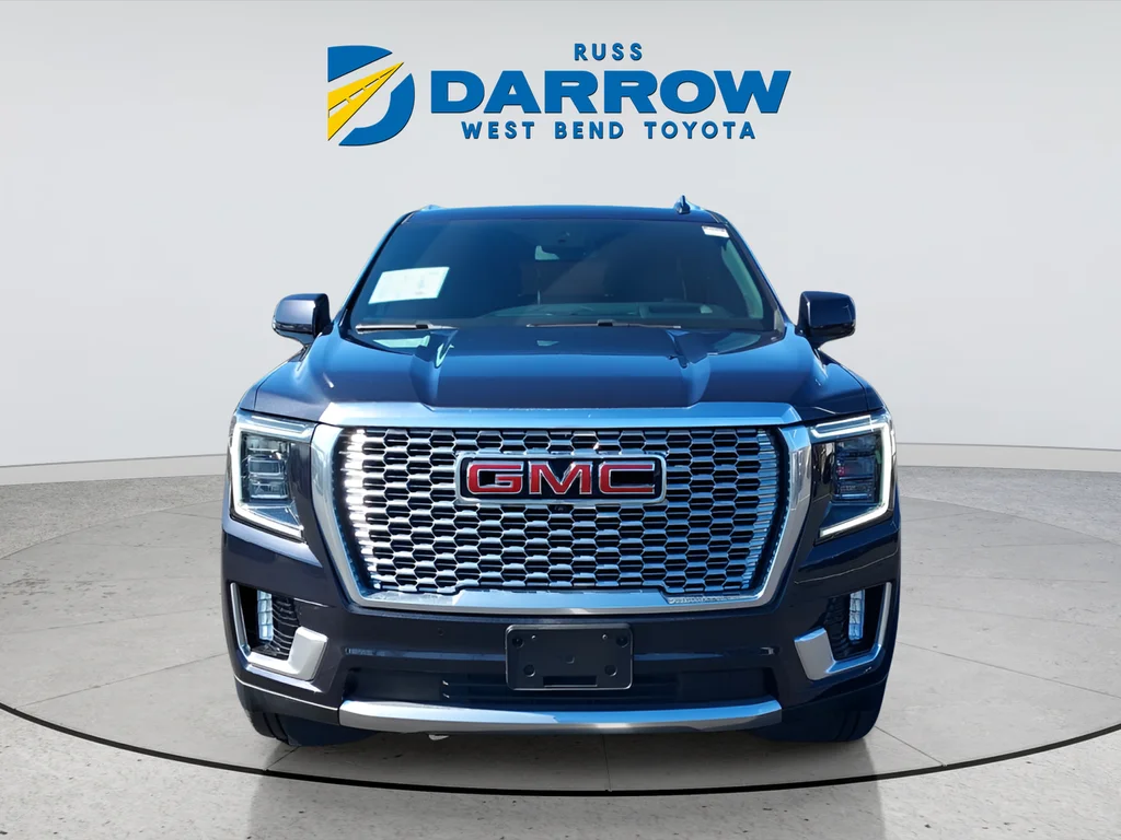 Used 2023 Silver GMC Denali image 8