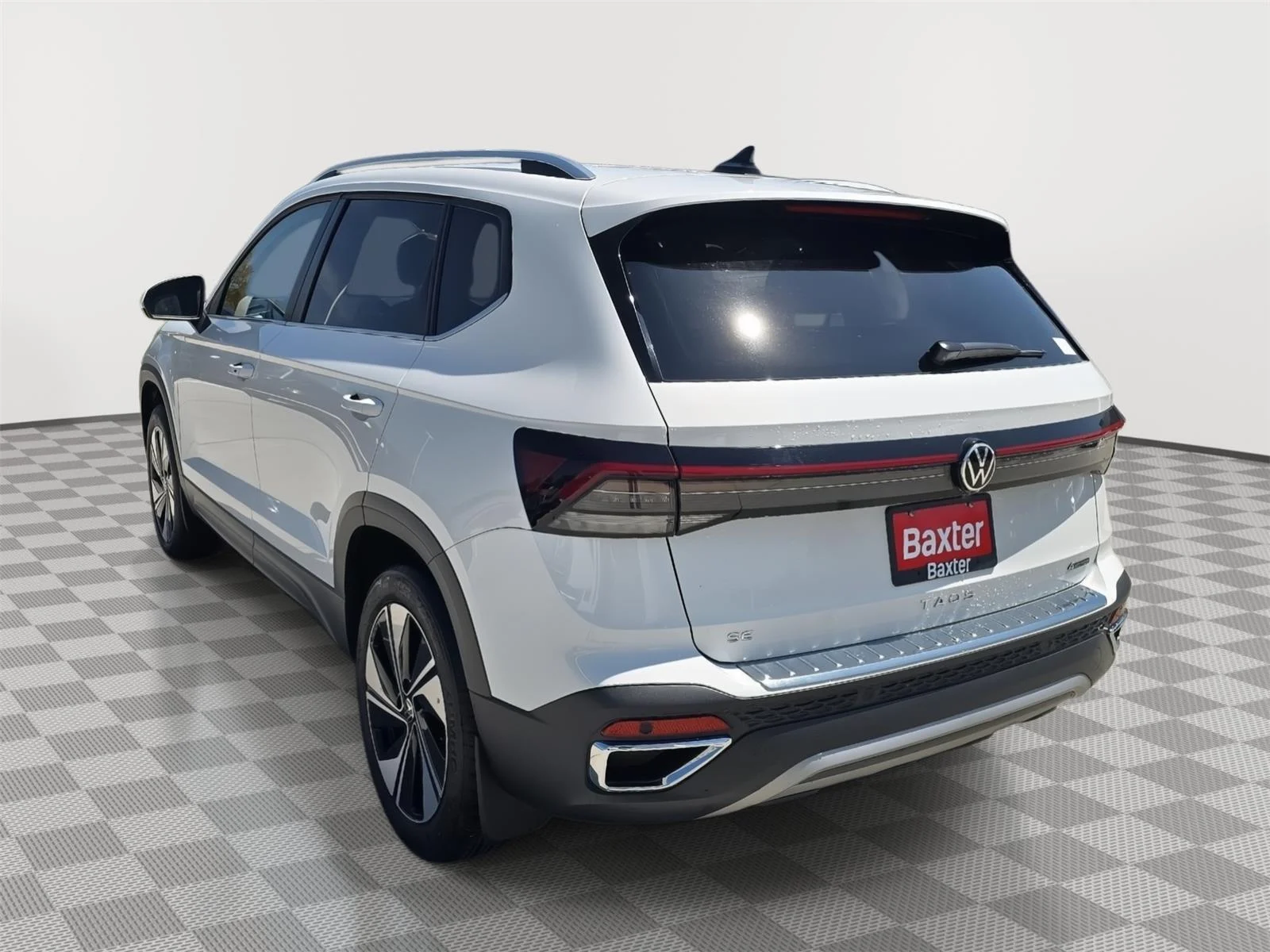 Certified Used 2025 WHITE Volkswagen SE image 12