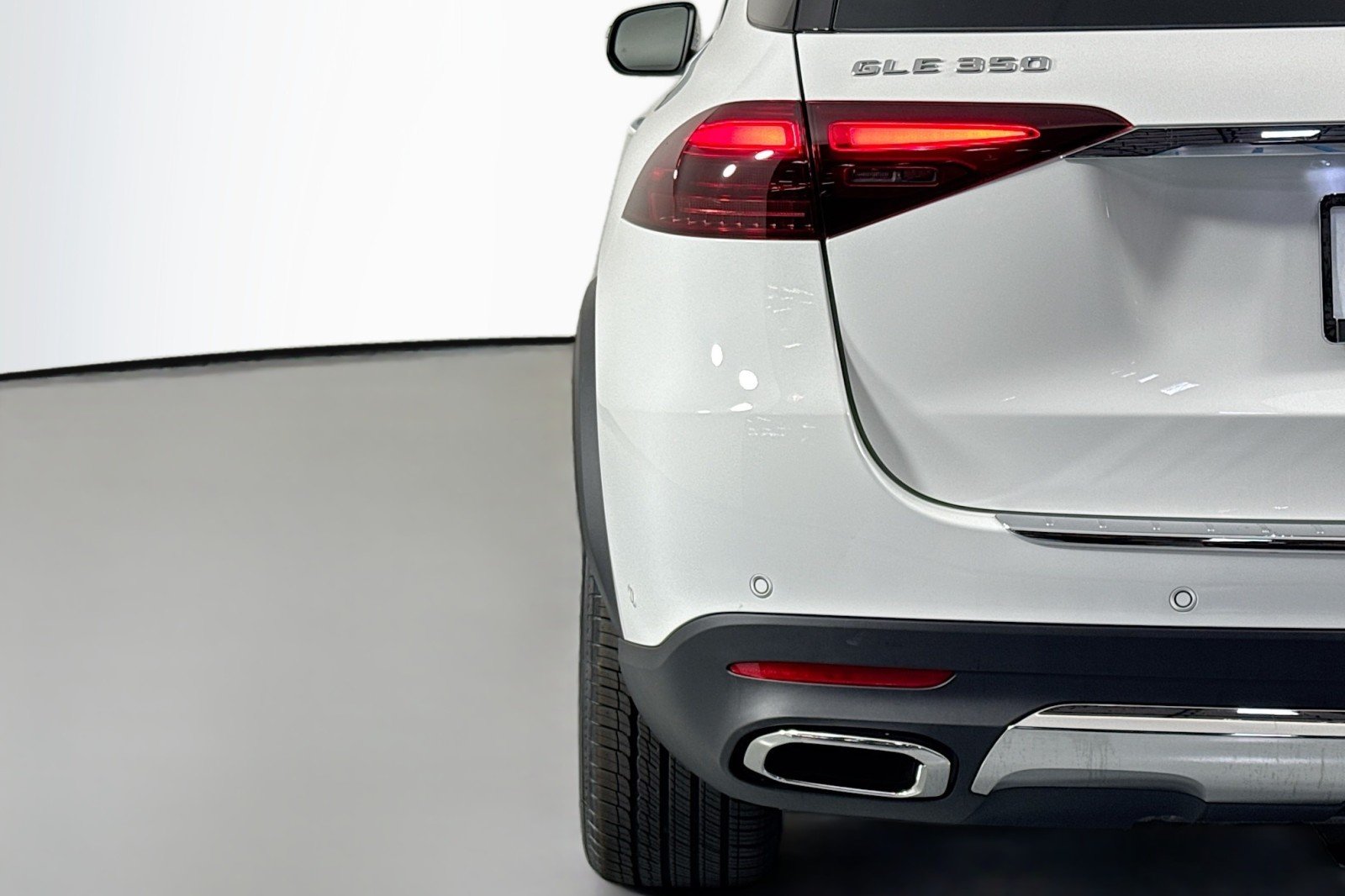 New 2026 Polar White Mercedes-Benz GLE 350 SUV image 14