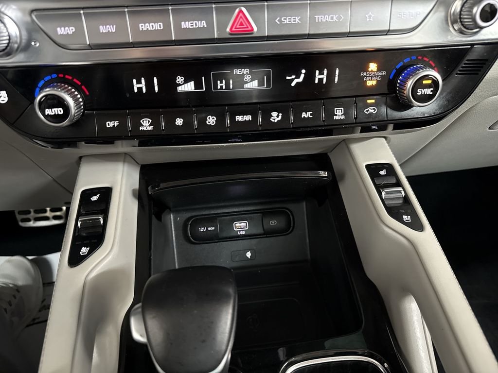 Used 2022 Grey Kia SX image 27