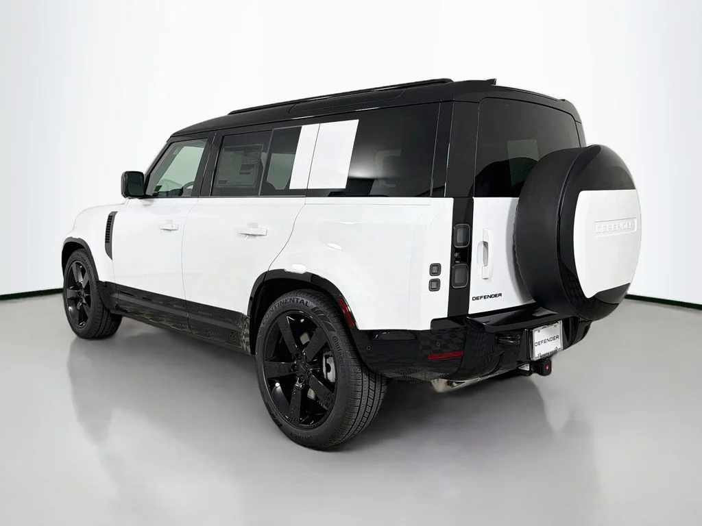 2026 Land Rover Defender X-Dynamic SE - Photo 7