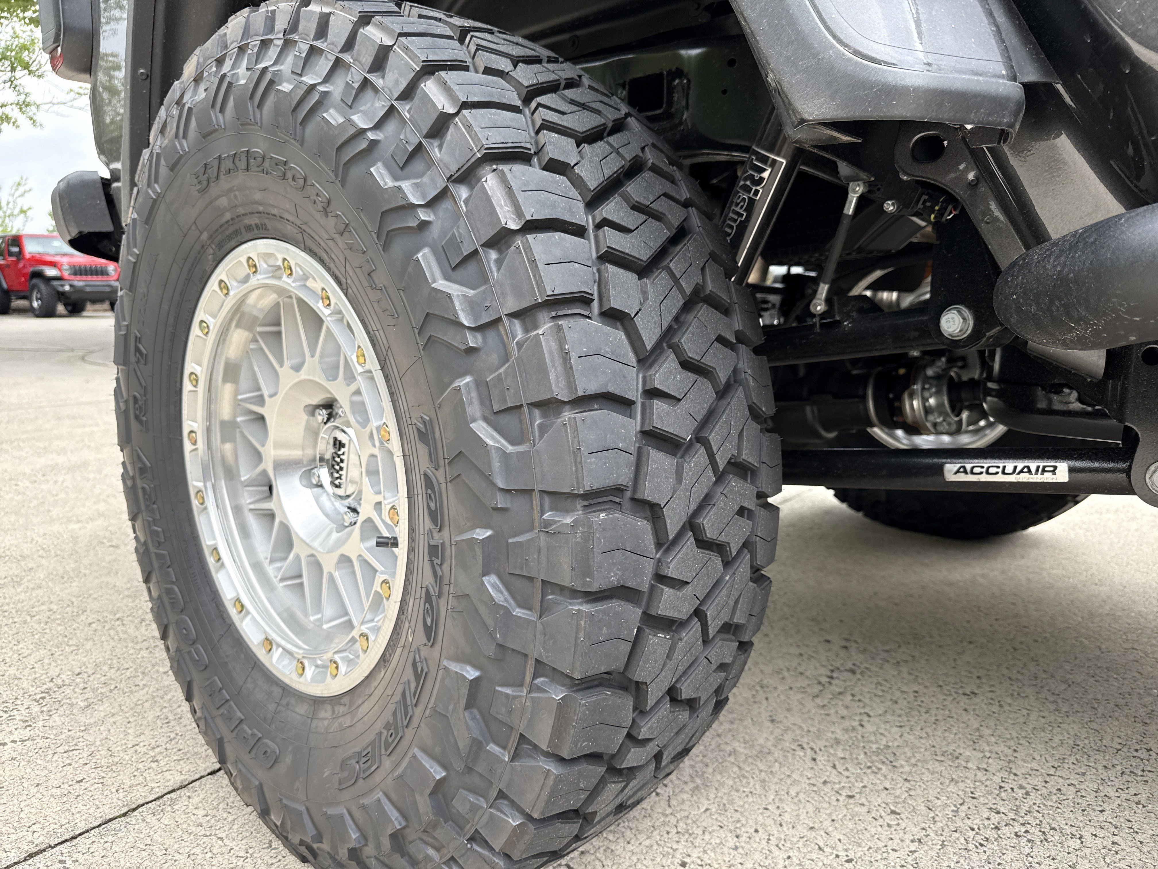 New 2026 Granite Crystal Metallic Clearcoat Jeep Rubicon X image 26