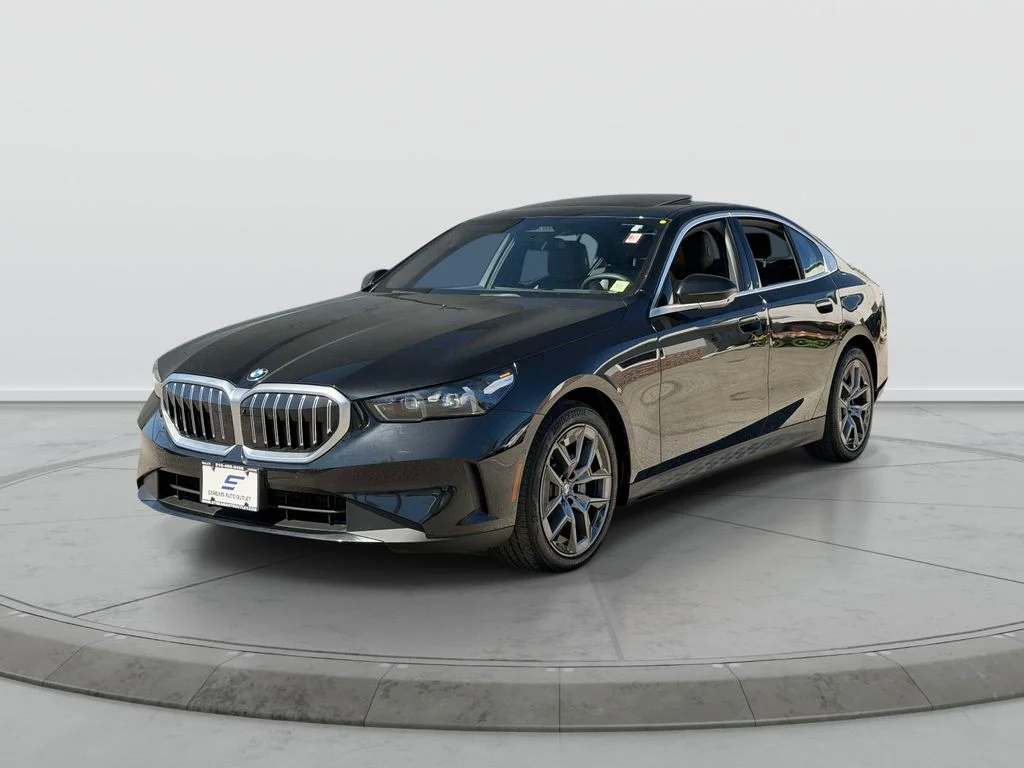 Used 2026 Black BMW 530i xDrive image 3