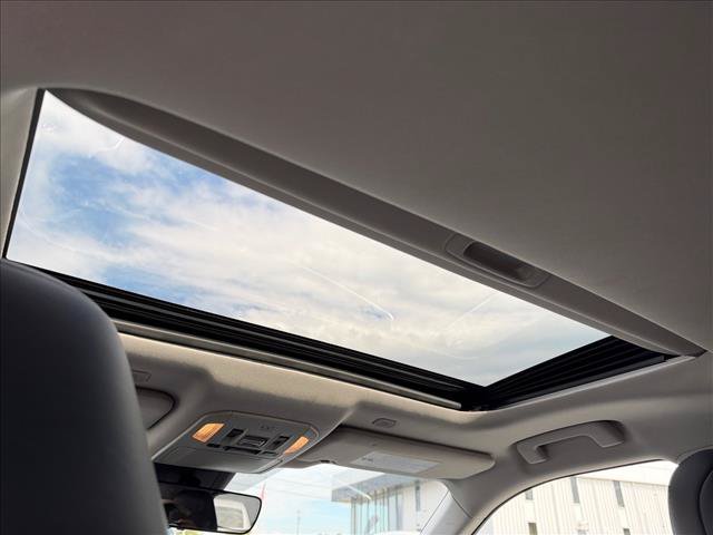 Used 2023  Toyota Limited image 17