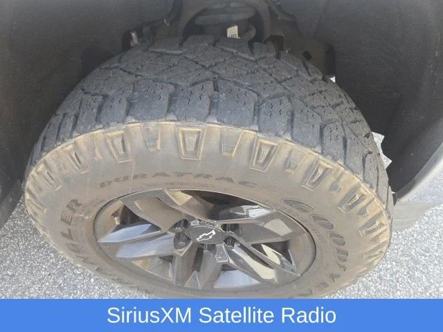 Used 2015 SUMMIT WHITE Chevrolet LS image 9