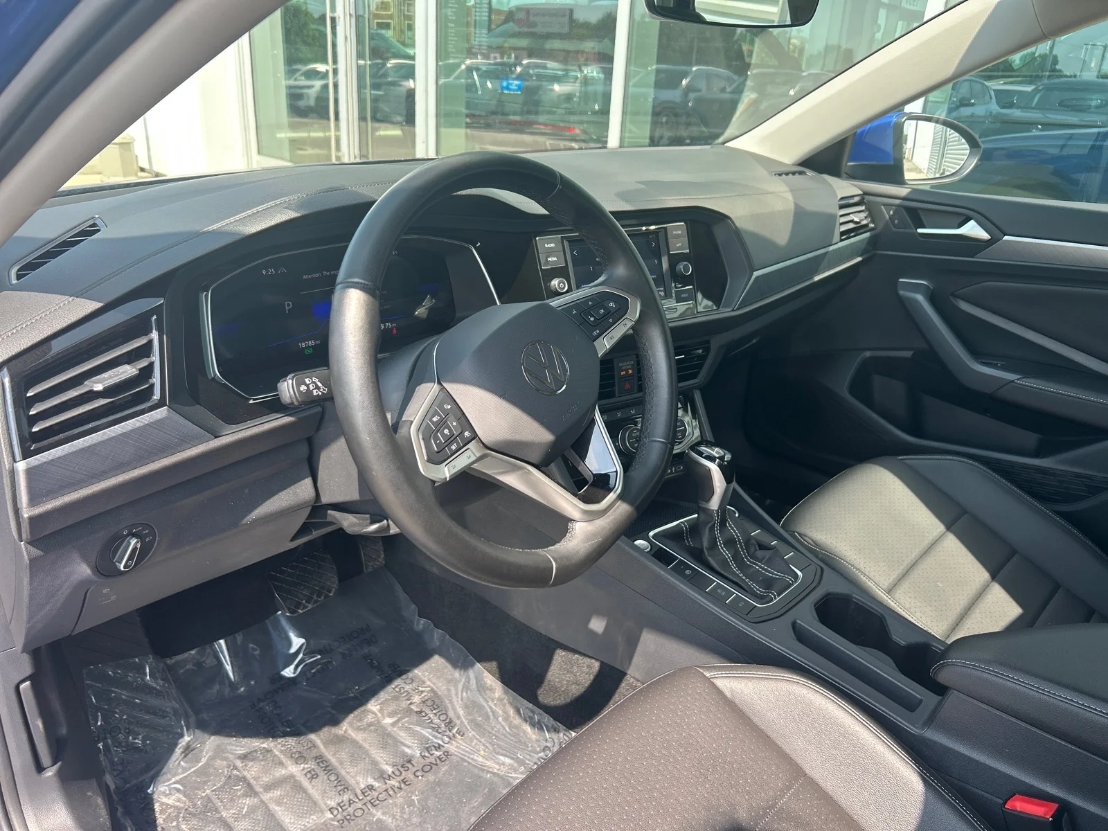 Used 2023 Blue Volkswagen SE AUTO image 10