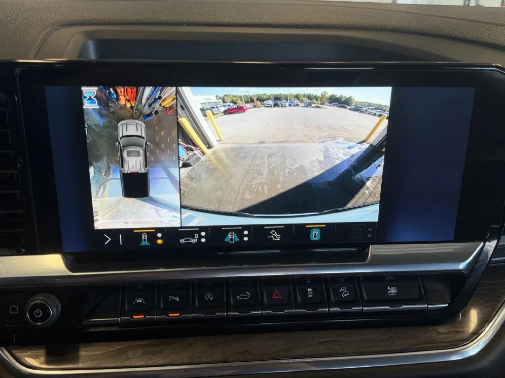 Used 2023 IRIDESCENT PEARL TRICOAT Chevrolet LTZ image 22