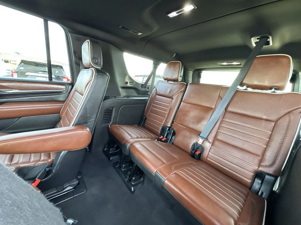 Used 2023 White GMC Denali Ultimate image 24