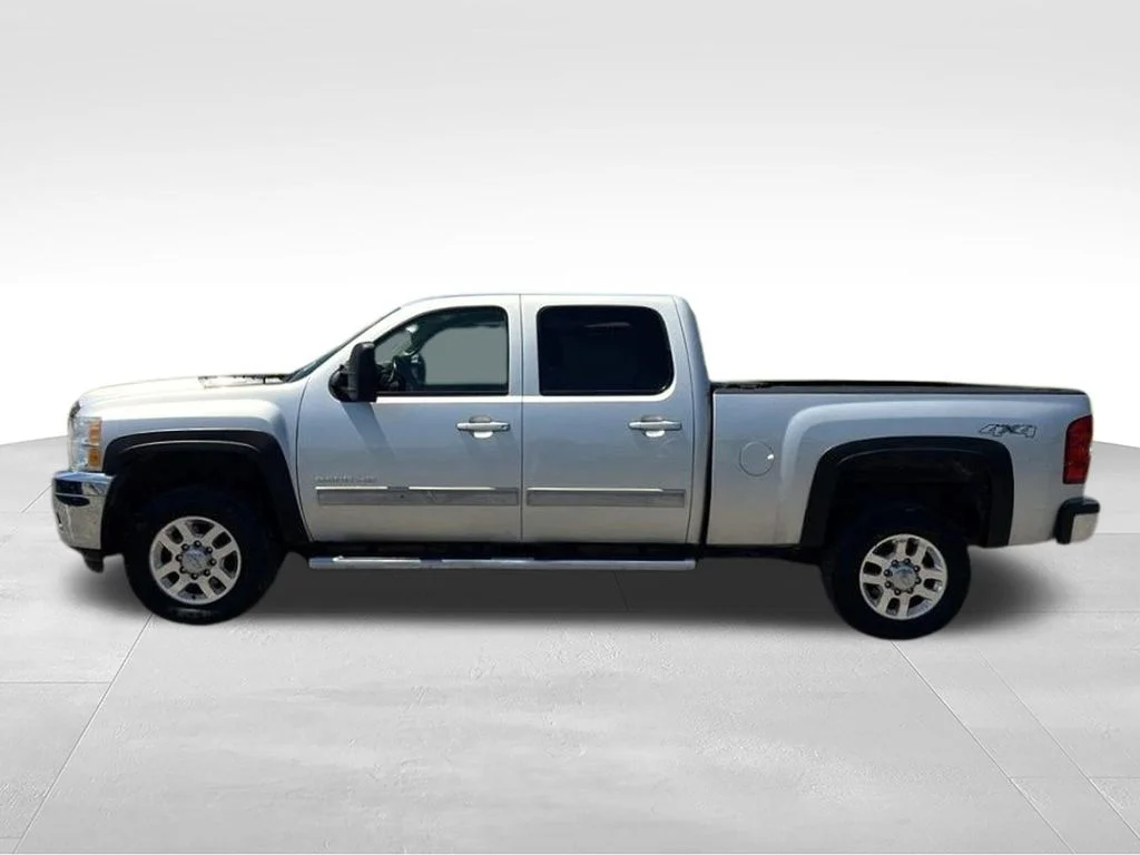 Used 2013 Silver Chevrolet LTZ image 8