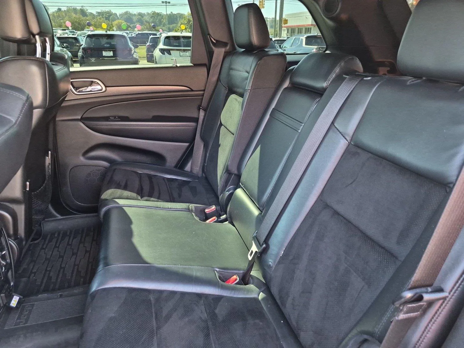 Used 2018 Bright White Clearcoat Jeep Altitude image 31