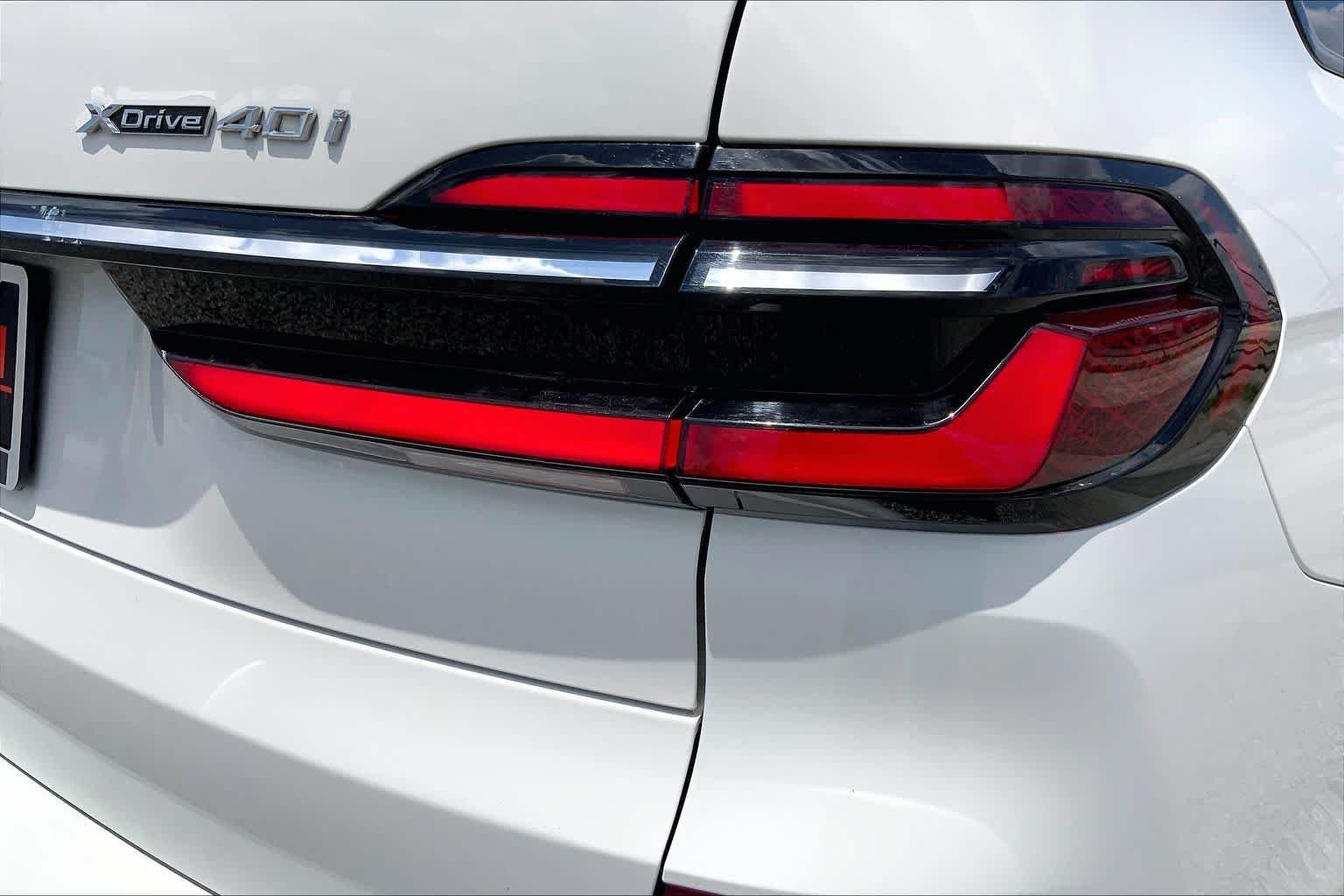 Used 2023 Alpine White BMW xDrive40i image 30