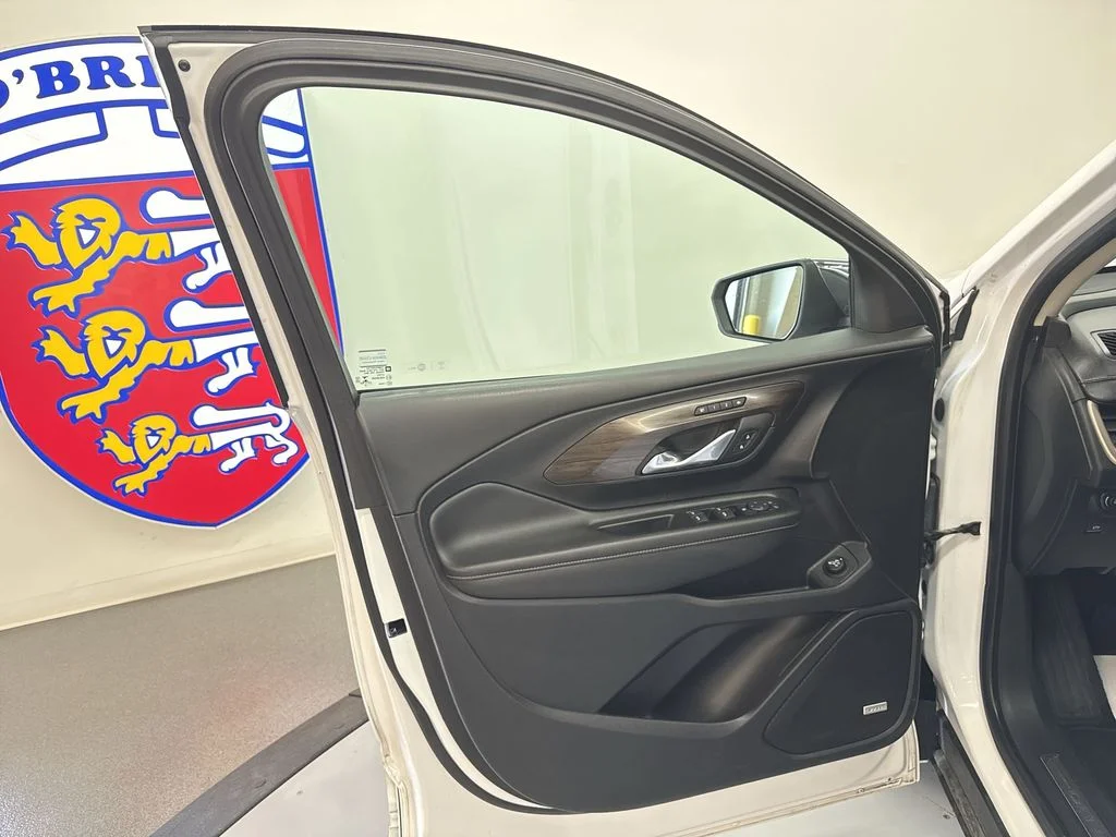 Used 2018 Summit White GMC Denali image 15