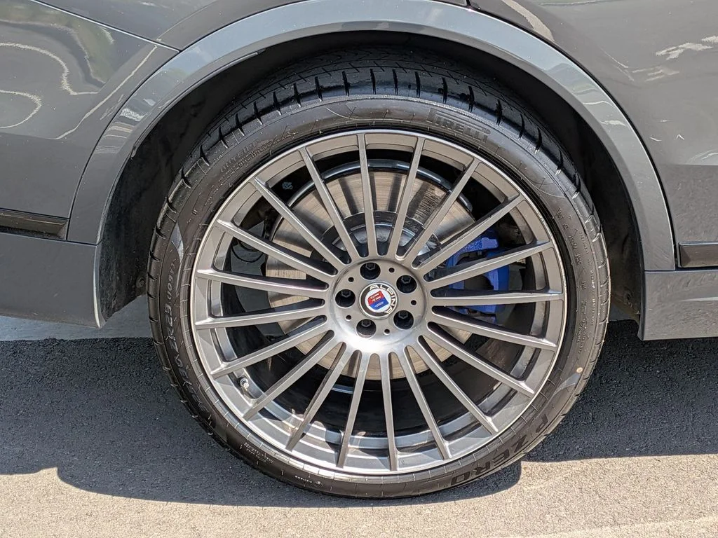 Used 2025 Gray BMW ALPINA XB7 image 30