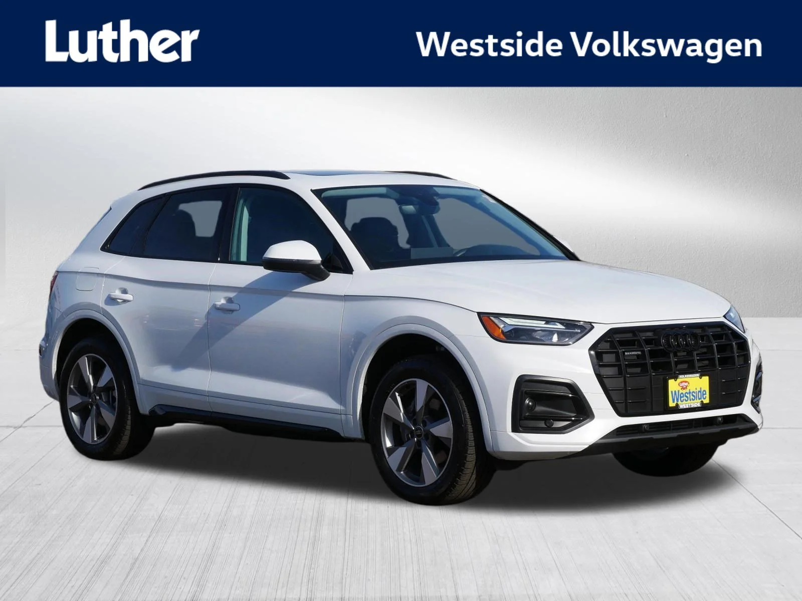2025 Audi Q5 40 Premium quattro's photo
