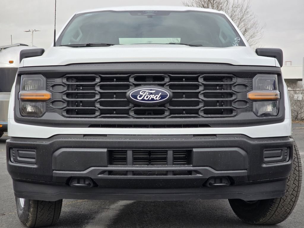 New 2026 Oxford White Ford XL image 3