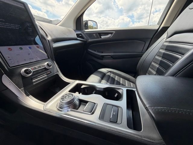 Used 2022 Black Ford SEL image 15