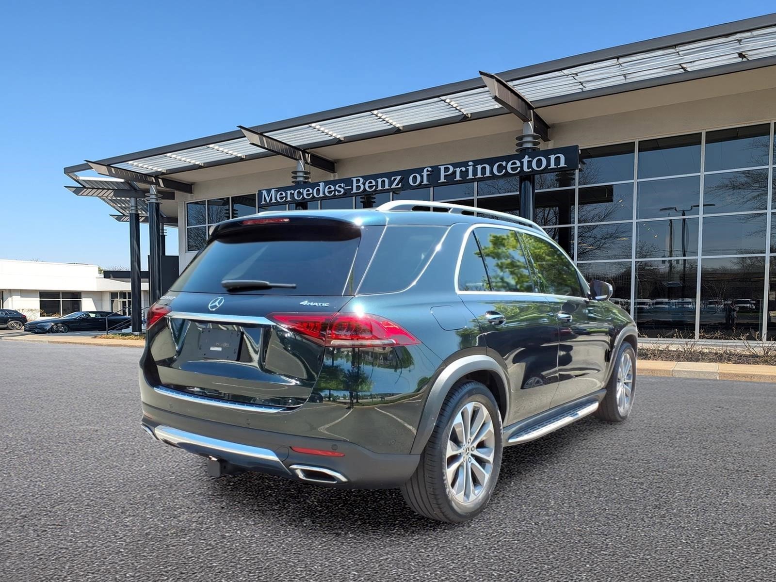 Certified Used 2023 Emerald Green Metallic Mercedes-Benz GLE 350 4MATIC® SUV image 3