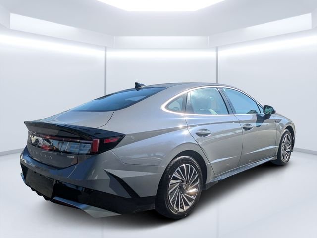 Used 2025 Blue Hyundai SEL image 3