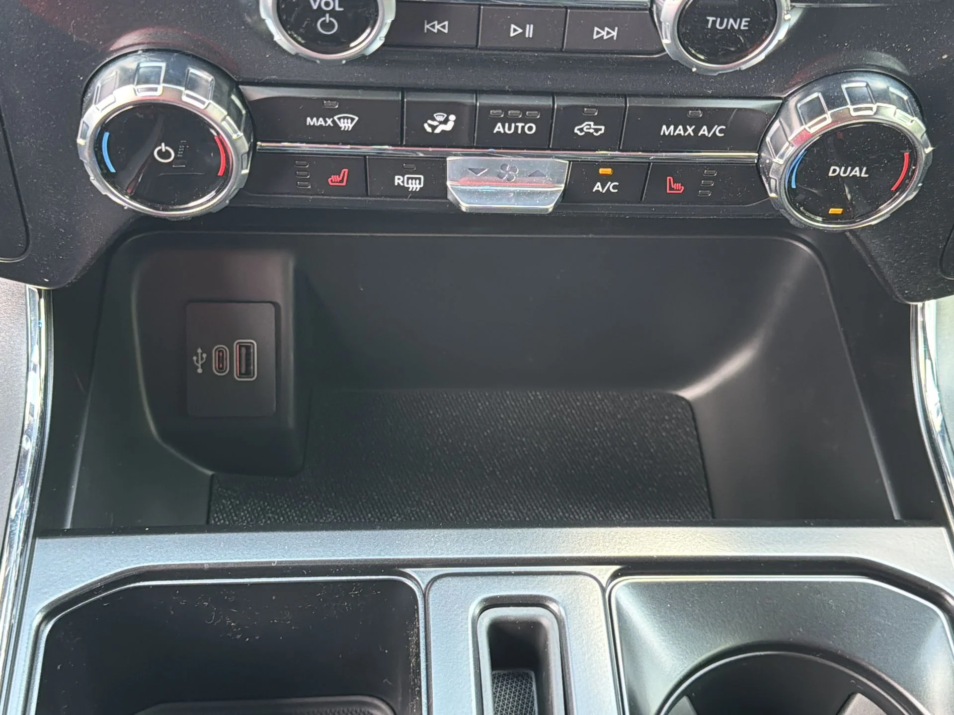 New 2026 Oxford White Ford XLT image 15