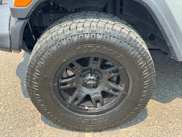 Used 2020 Silver Jeep Unlimited Sport S image 18