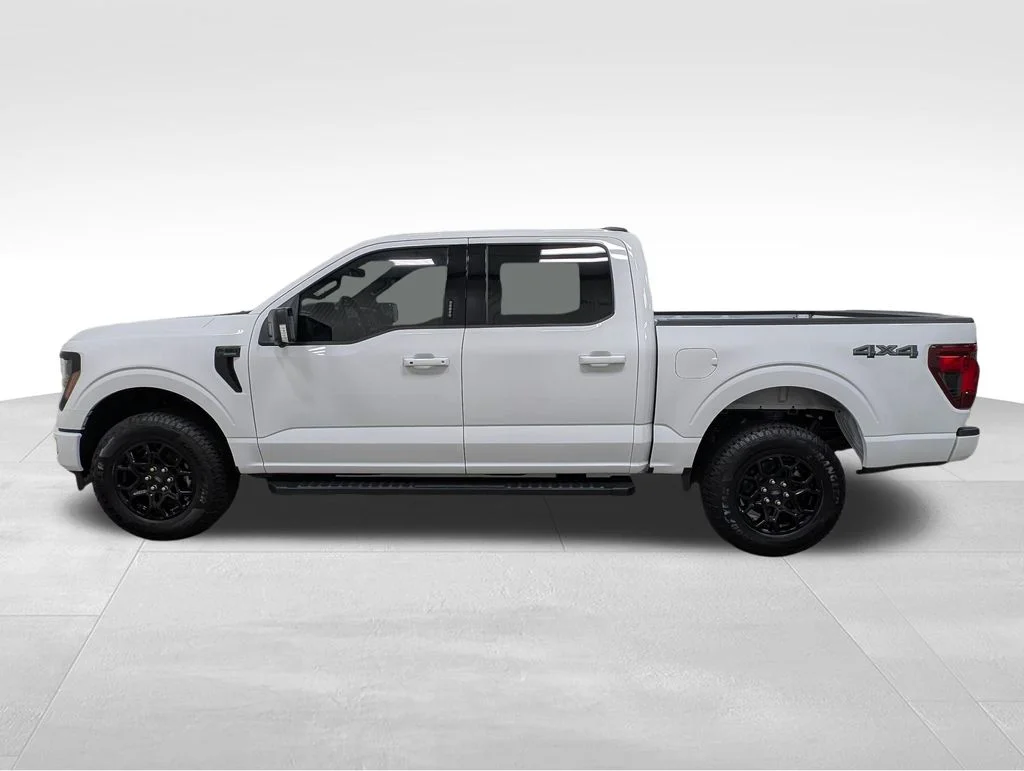 New 2026 Oxford White Ford XLT image 1