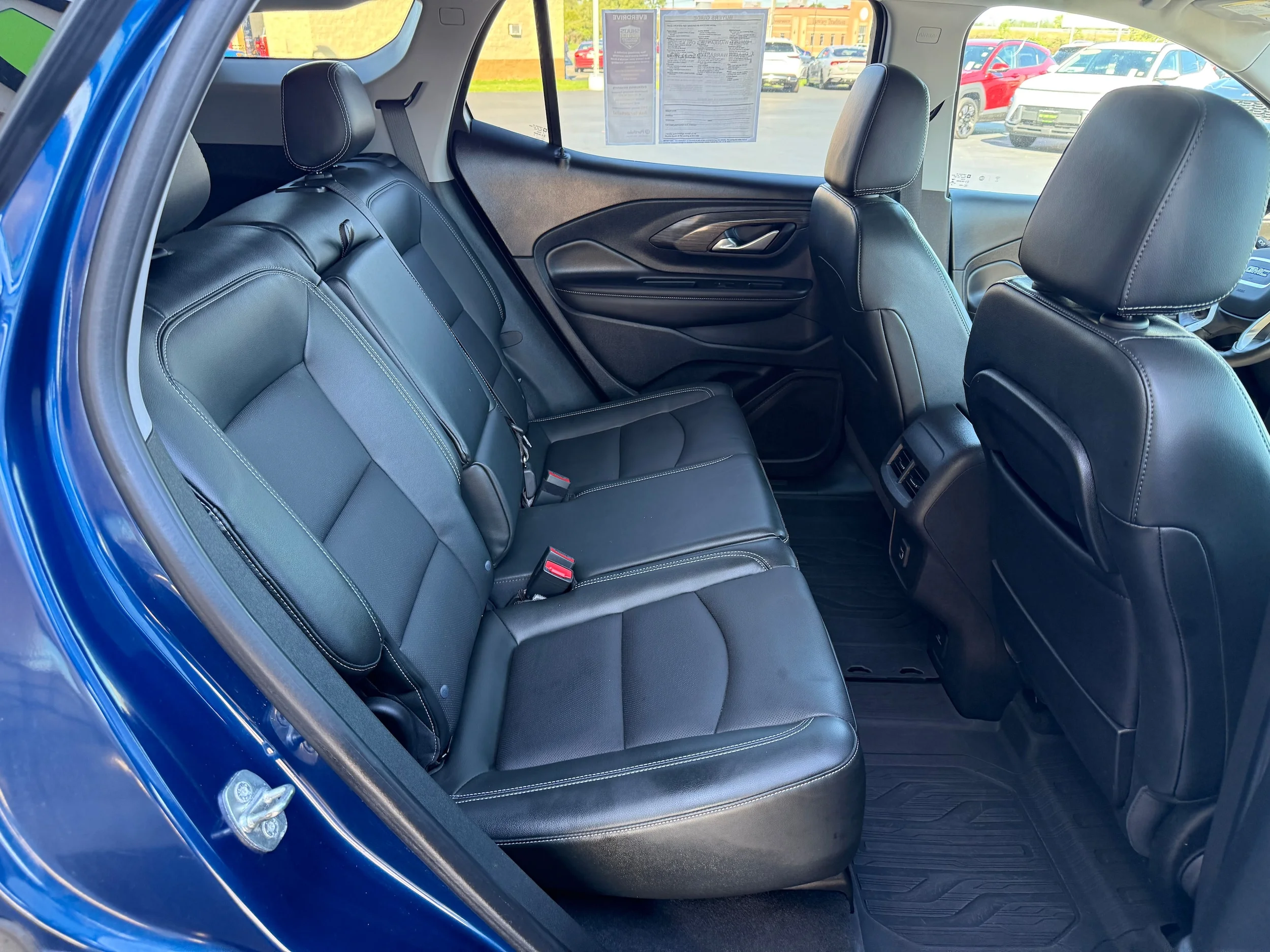 Used 2022 Marine Metallic GMC SLT image 24